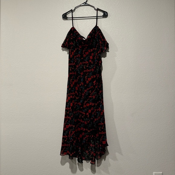 New Without Tags Red Peek A Boo Shoulder Dress -  XL - Picture 1 of 3